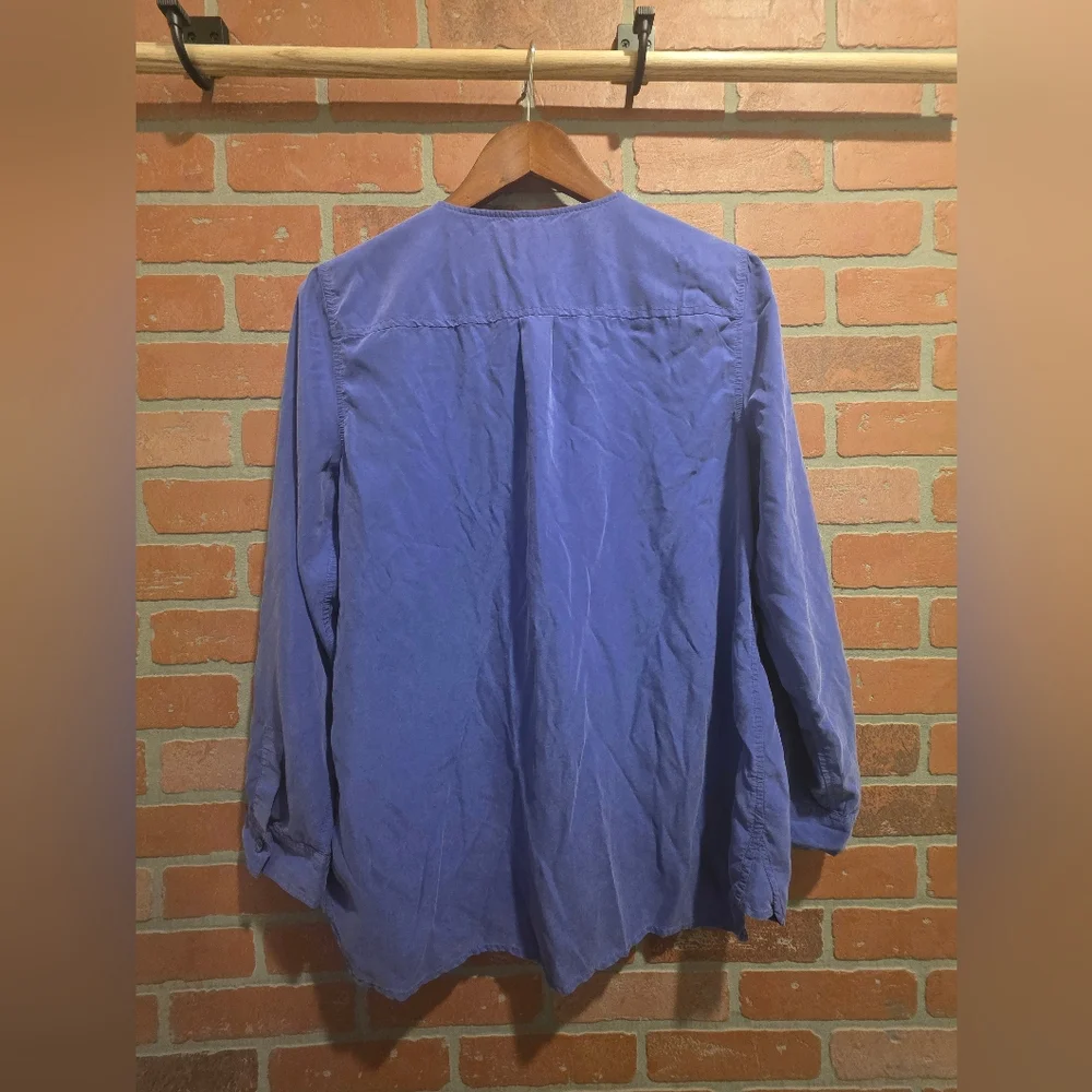 Chico's Purple Shirt‎ Size 1.            Sku 17
